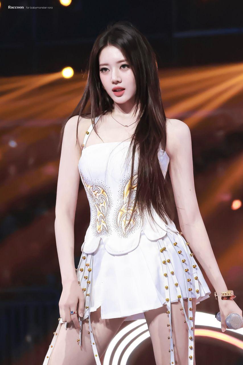 베이비몬스터 로라0