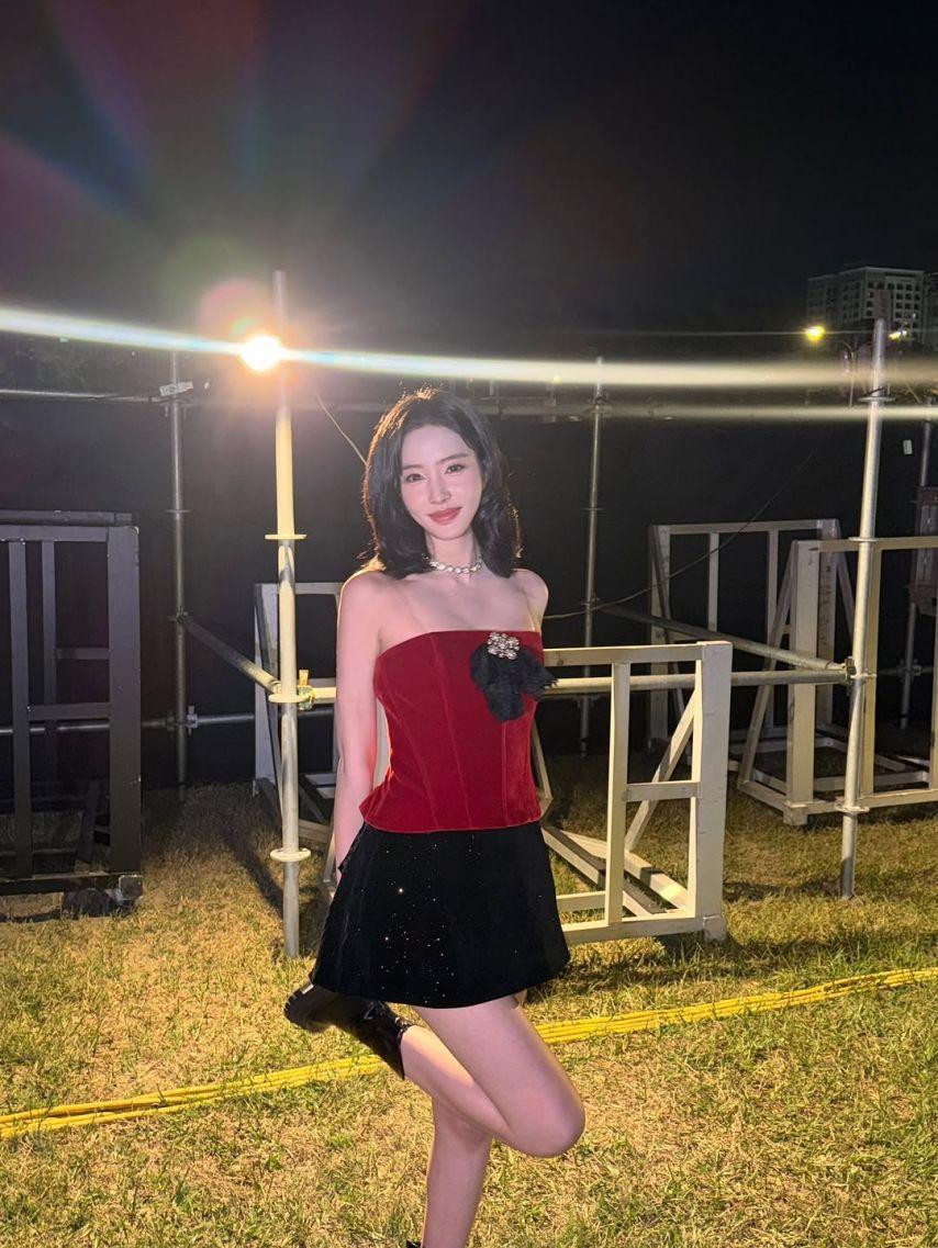 STAYC (스테이씨) 윤1