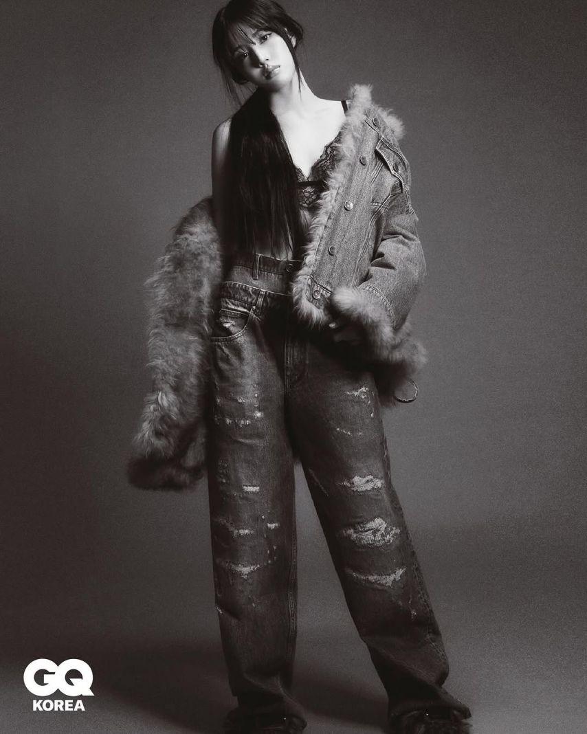 STAYC (스테이씨) 윤1