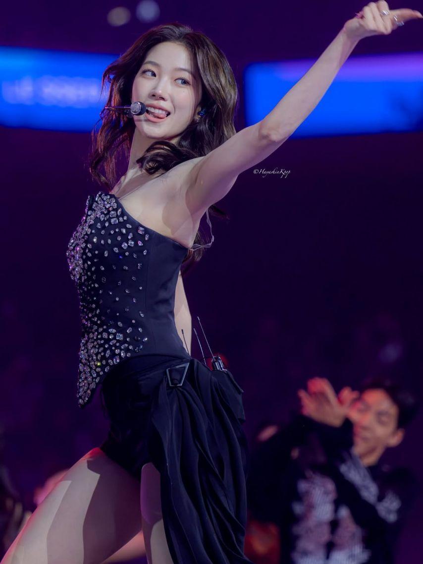 LE SSERAFIM (르세라핌) 카즈하1