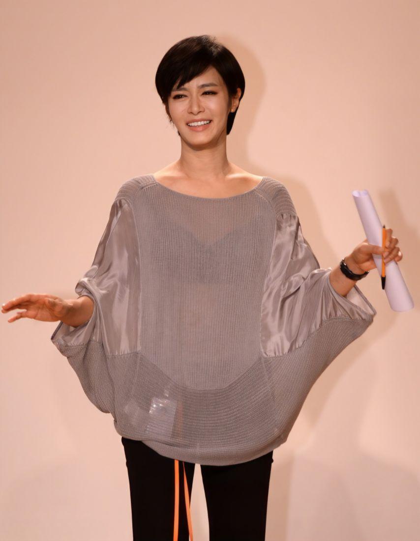 은근 브라 비치는 시스루의상 김주하 아나운서4