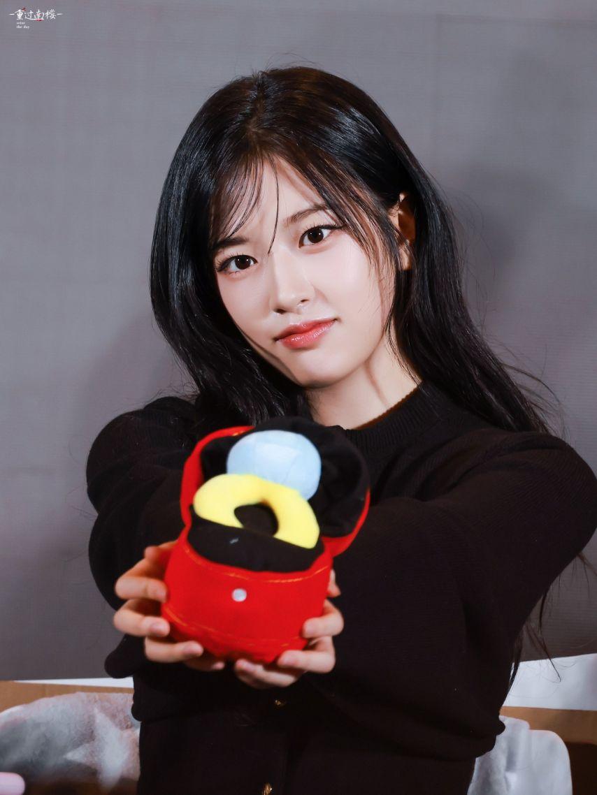 아이브 안유진3