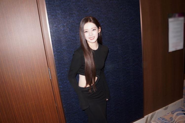 베이비몬스터 로라4