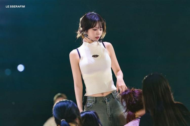 LE SSERAFIM (르세라핌) 김채원5