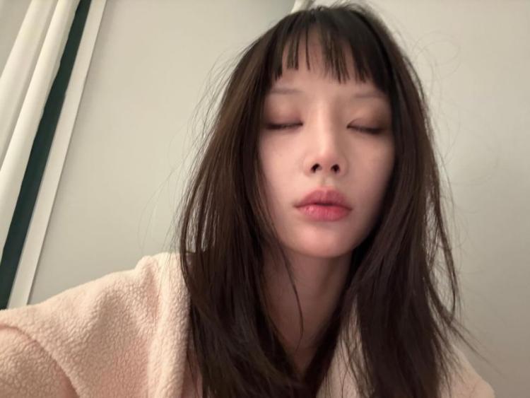 다영/ 설아 우주소녀 인별18