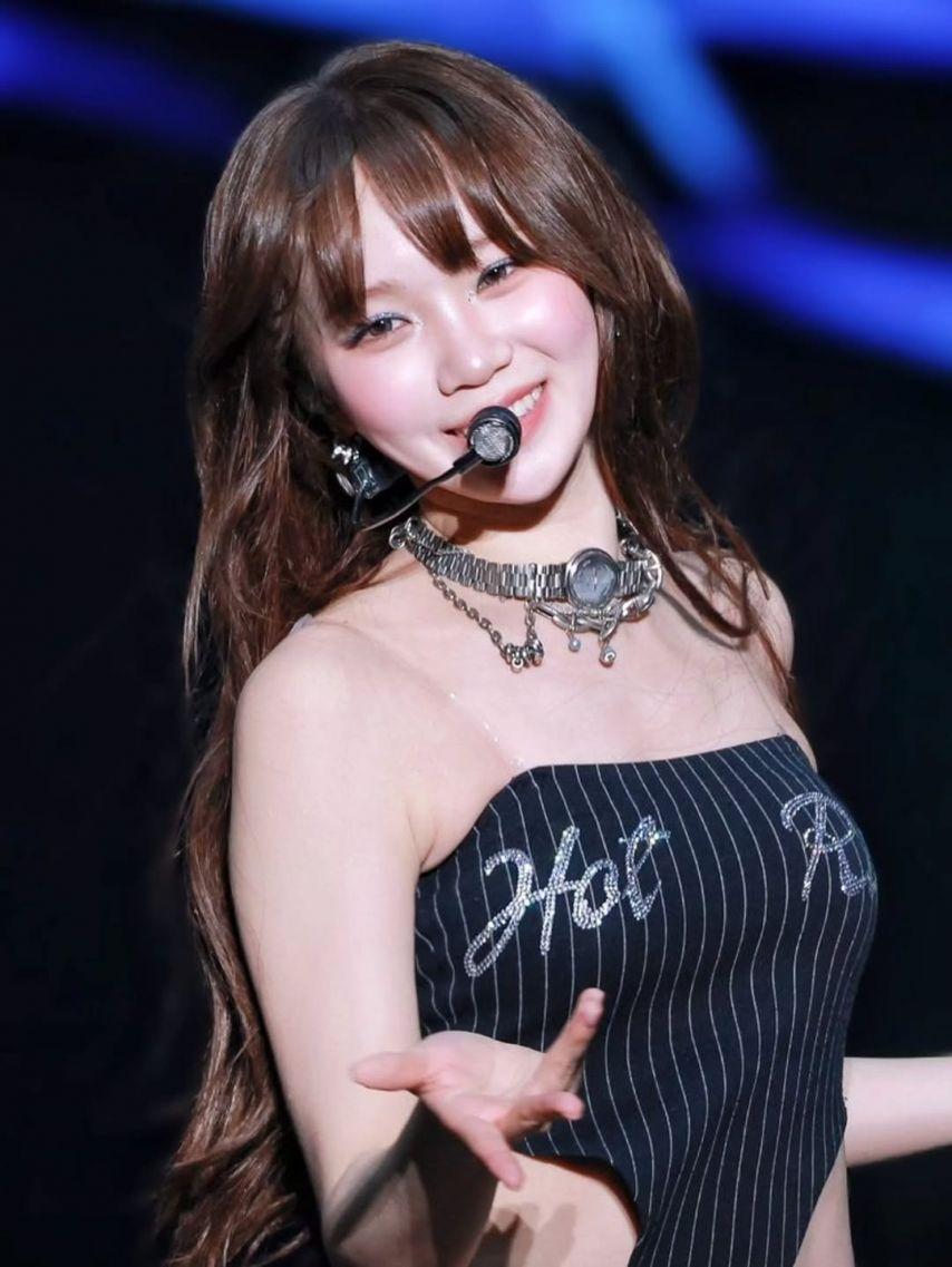 LE SSERAFIM (르세라핌) 김채원7