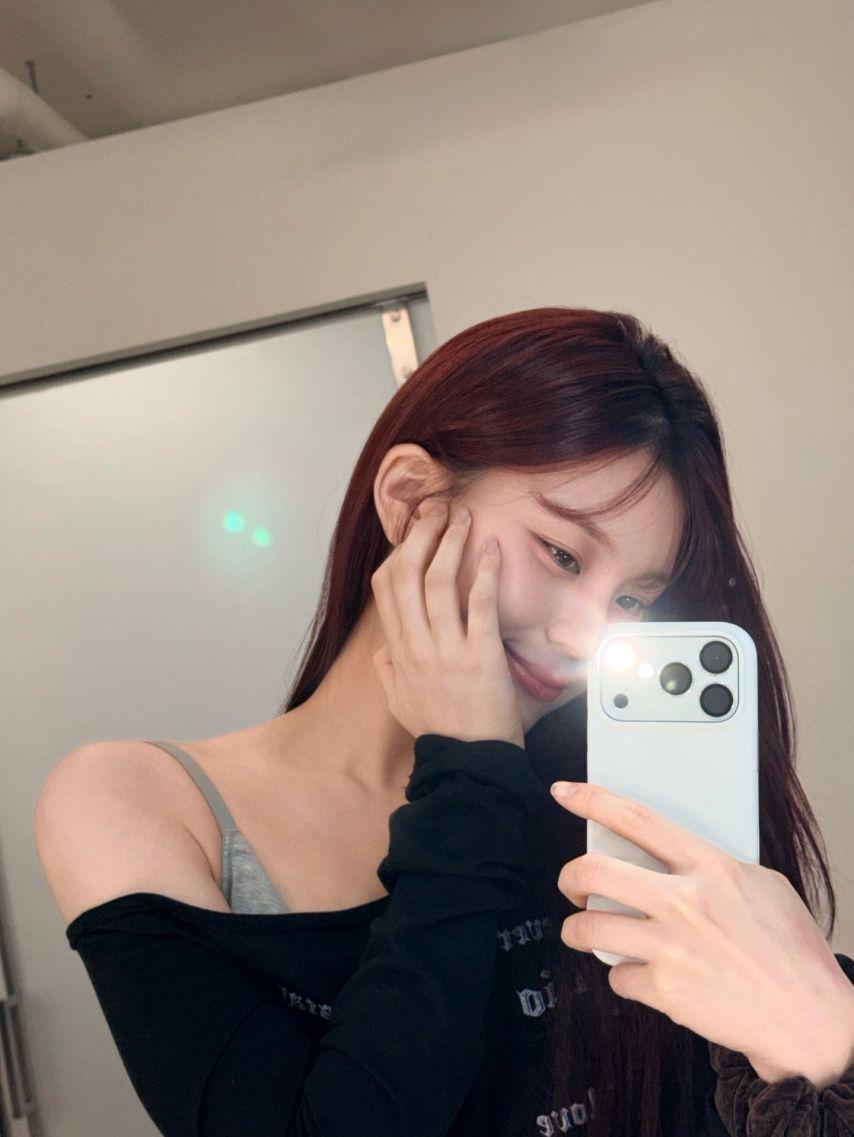 엄지 VIVIZ비비지 인별0