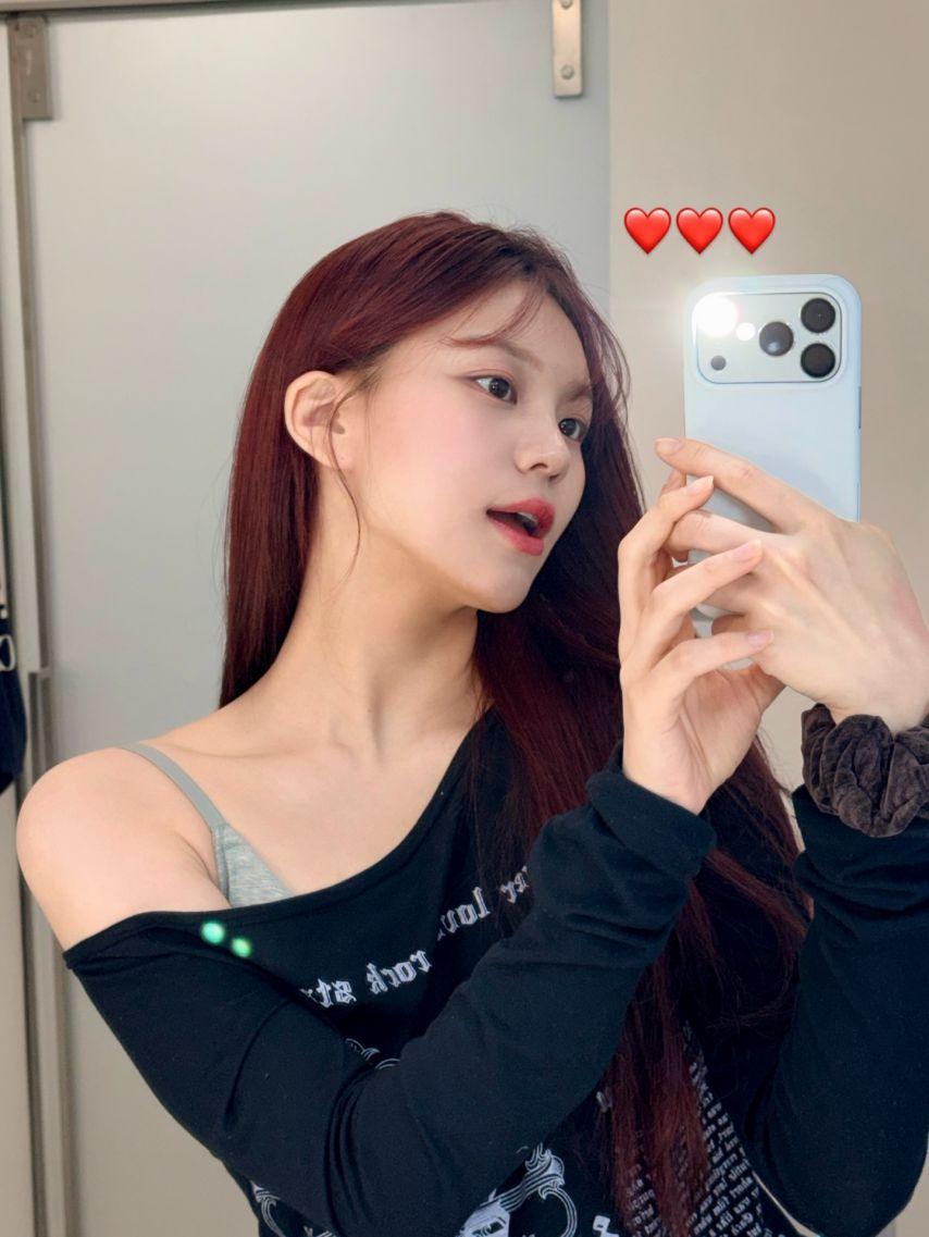 엄지 VIVIZ비비지 인별9