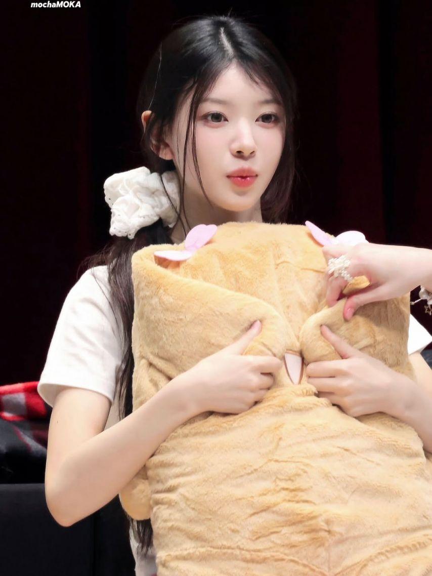 아일릿 (ILLIT) 모카4