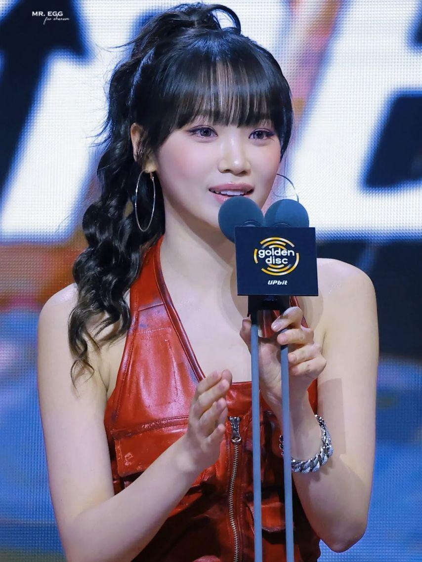 LE SSERAFIM (르세라핌) 김채원4