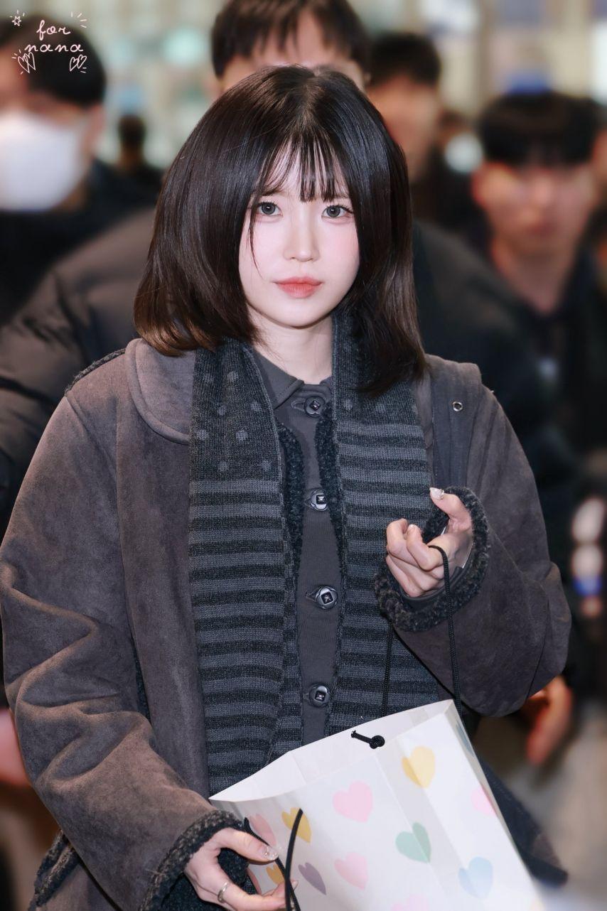 출국하는 송하영 (프로미스나인)4