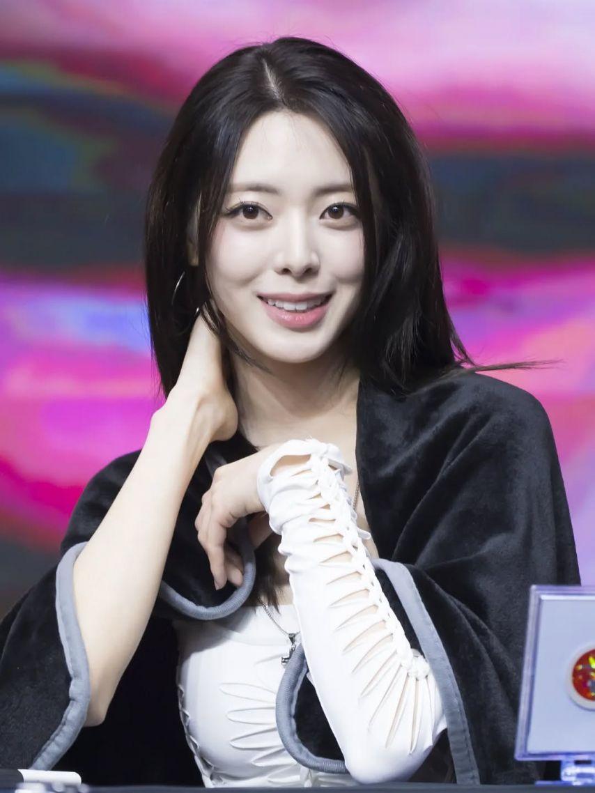 ITZY (있지) 유나3