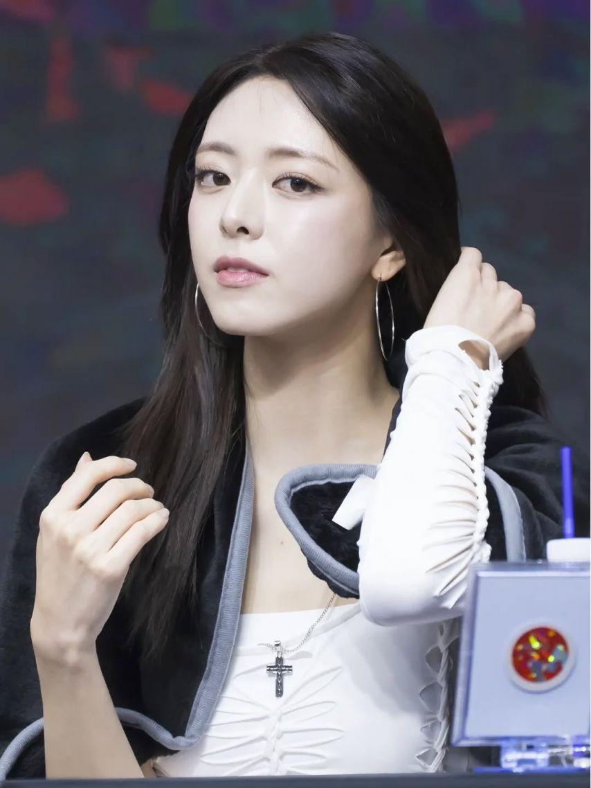 ITZY (있지) 유나6