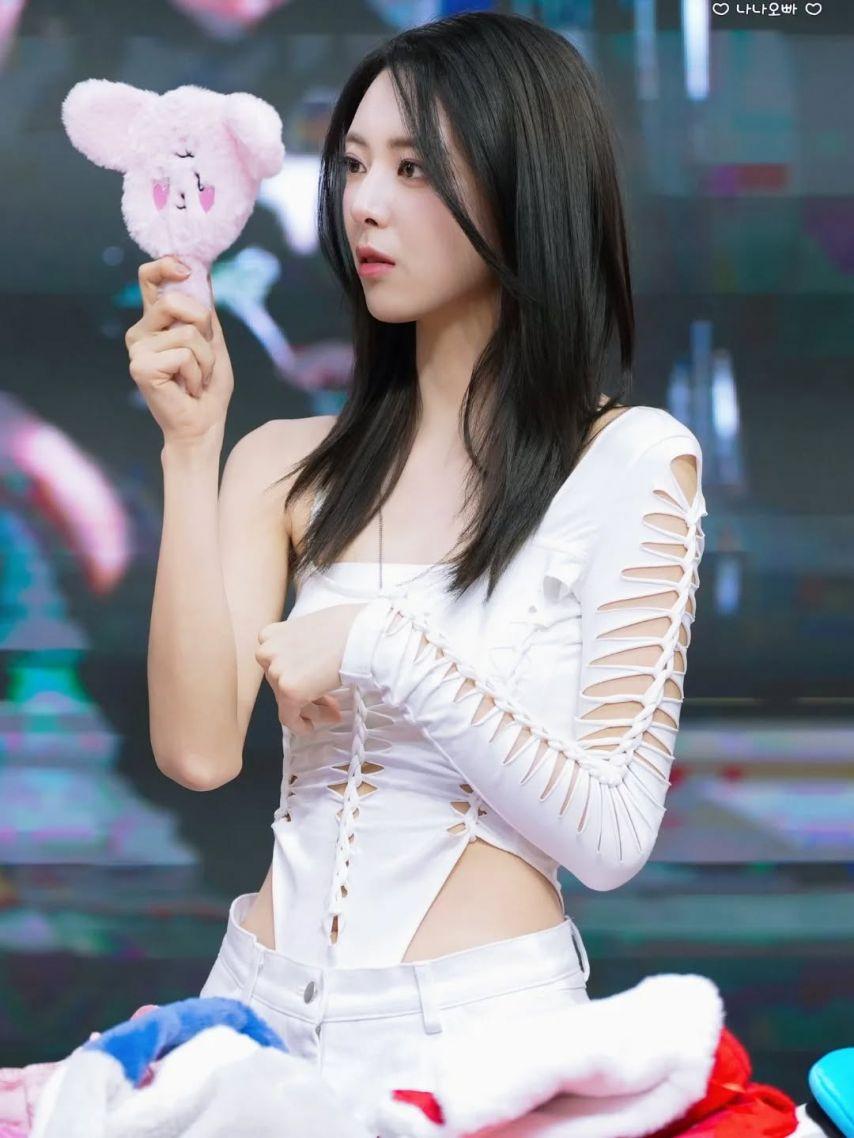 ITZY (있지) 유나4