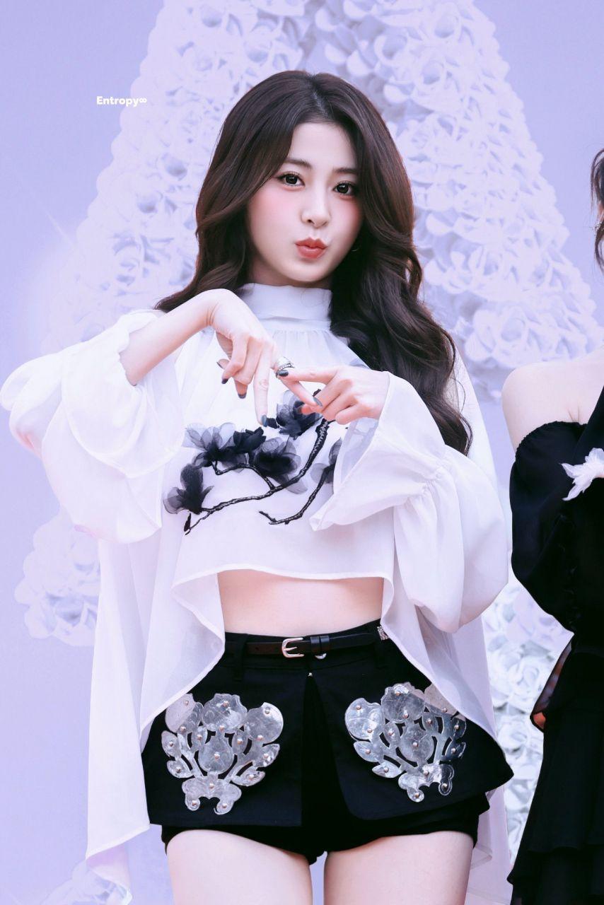 르세라핌 윤진1