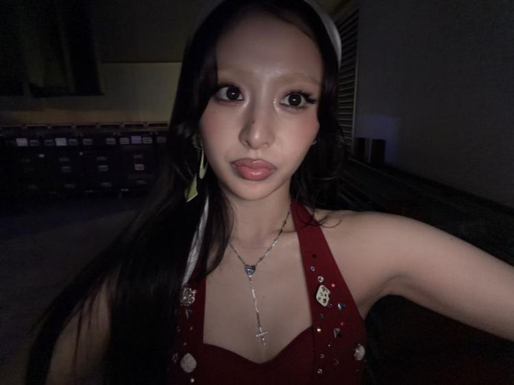 르세라핌 윤진37