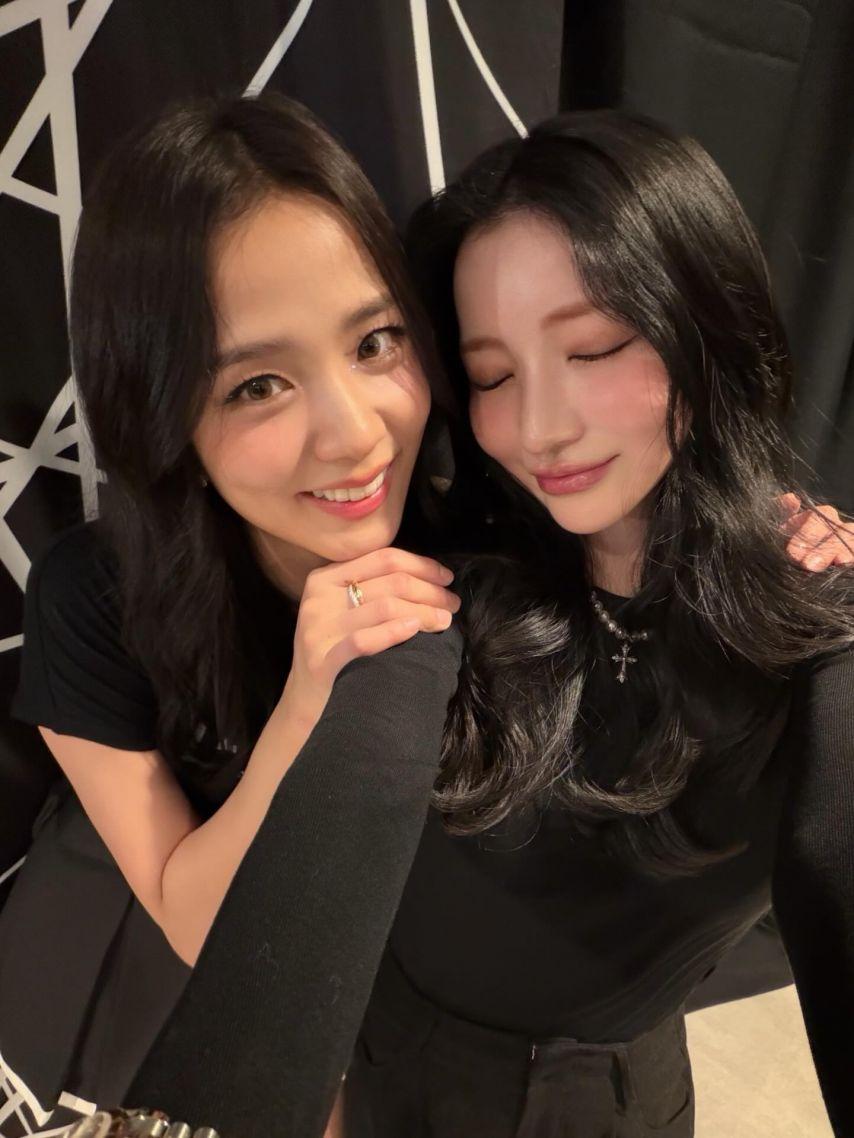 지수 블랙핑크 Dior/ with 미나미 리호4