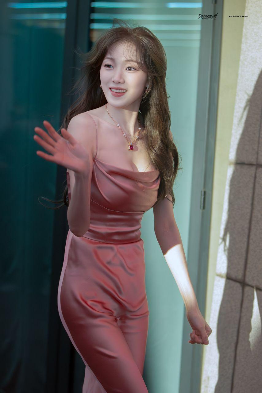 이성경 한국 뮤지컬 어워즈 레드카펫3