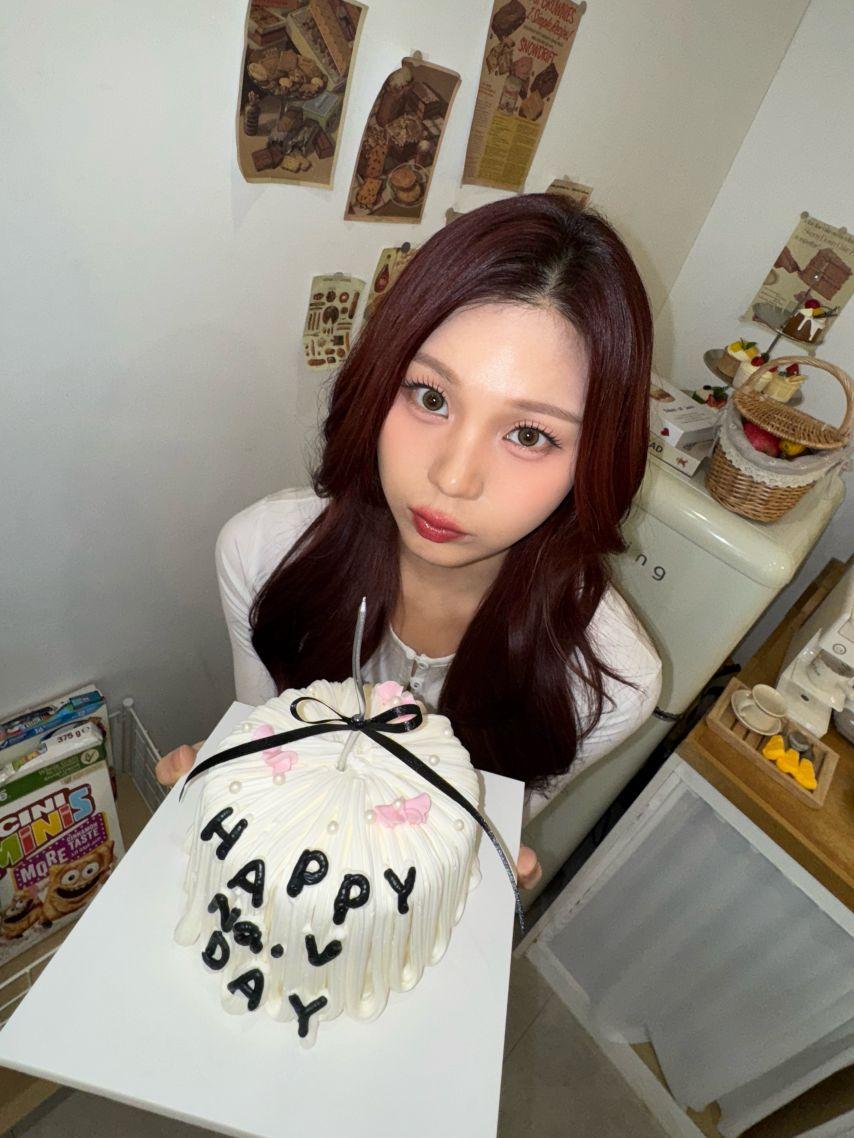 은하 신비 엄지 VIVIZ비비지 HAPPY Na.V DAY/ 엄지 with 전소미/ Look Here2