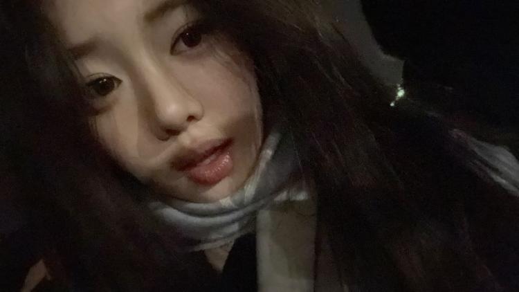 베이비몬스터 로라1