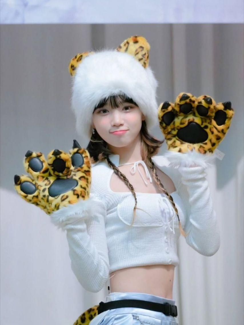 LE SSERAFIM (르세라핌) 김채원6