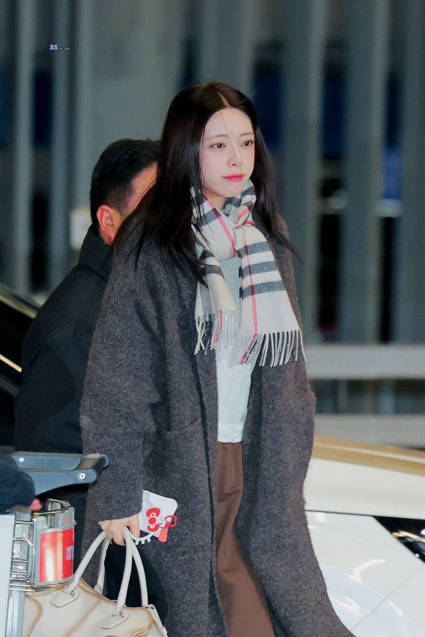 ITZY 유나 260124 출국10