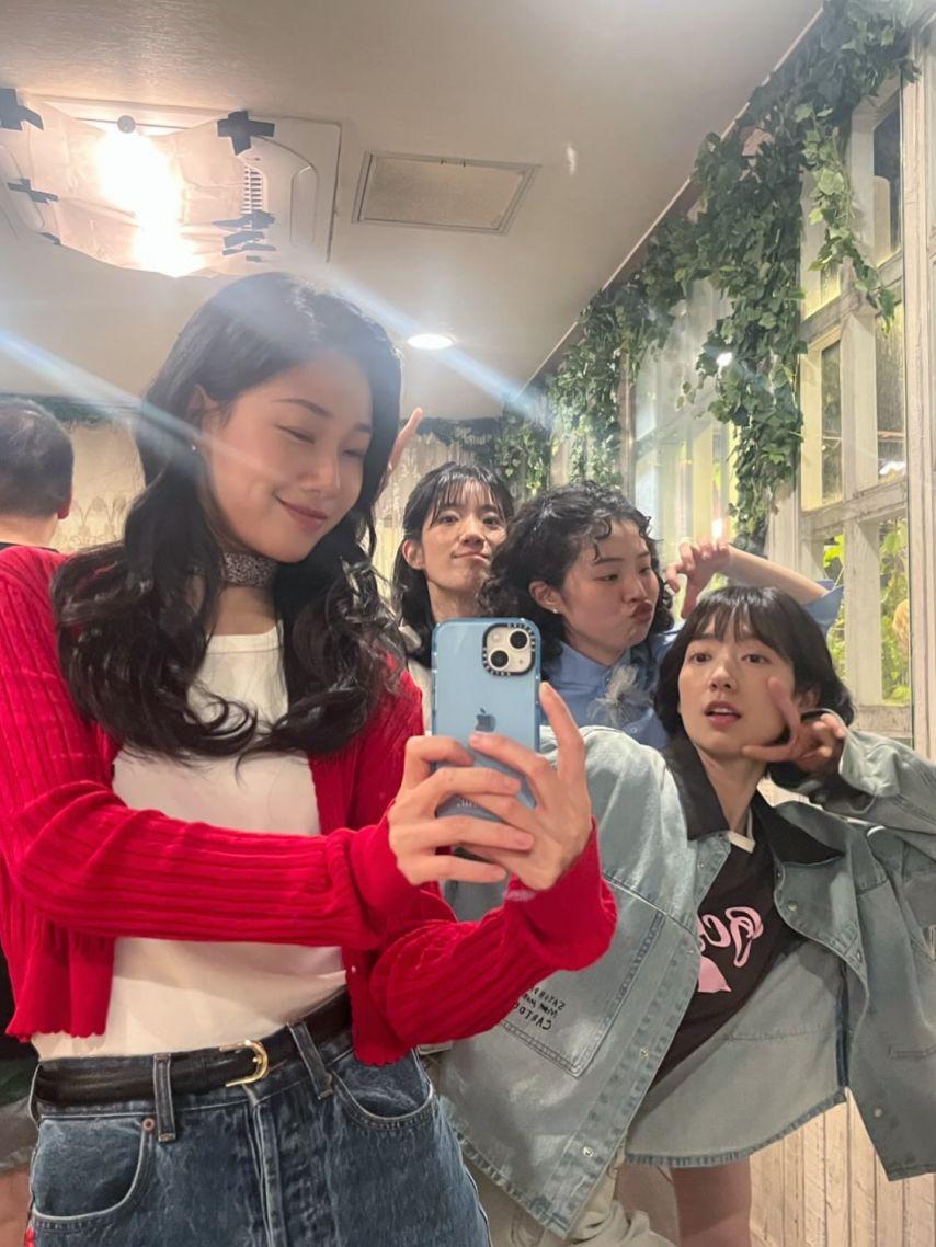 하윤경 인별 with 박신혜 최지수 강채영1