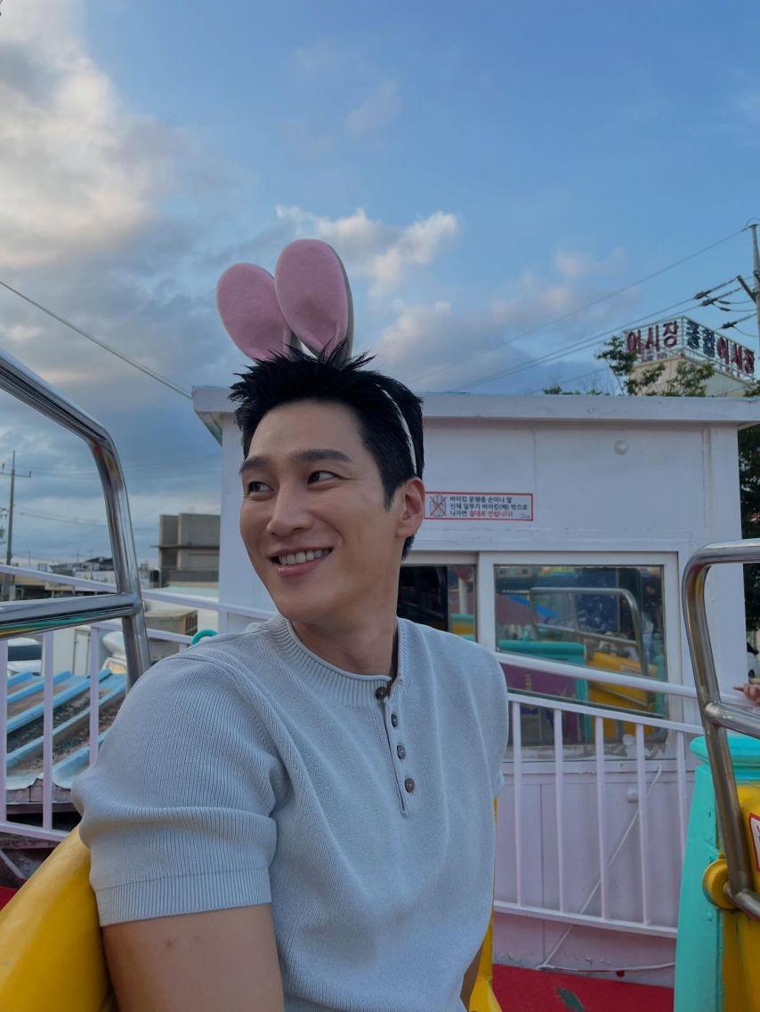 이주빈 인별 with 안보현7