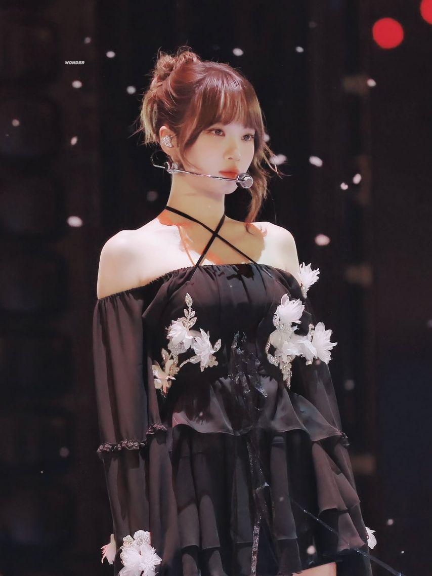 LE SSERAFIM (르세라핌) 김채원0