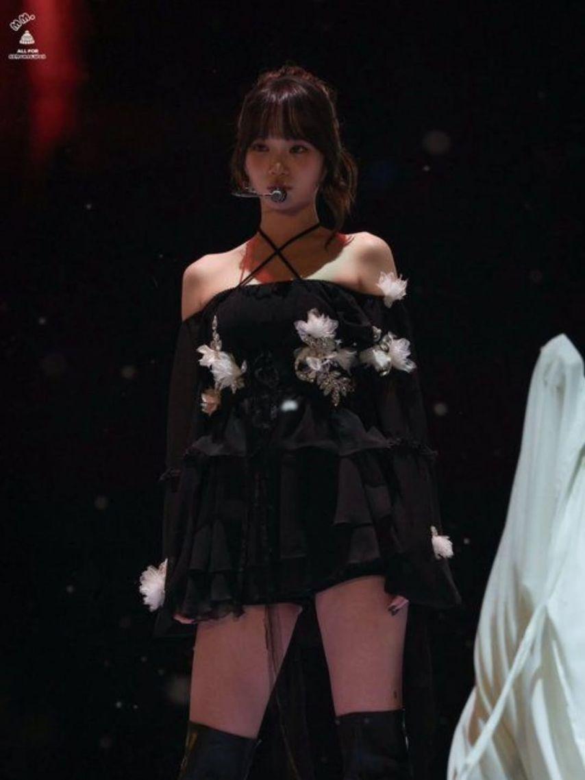 LE SSERAFIM (르세라핌) 김채원1