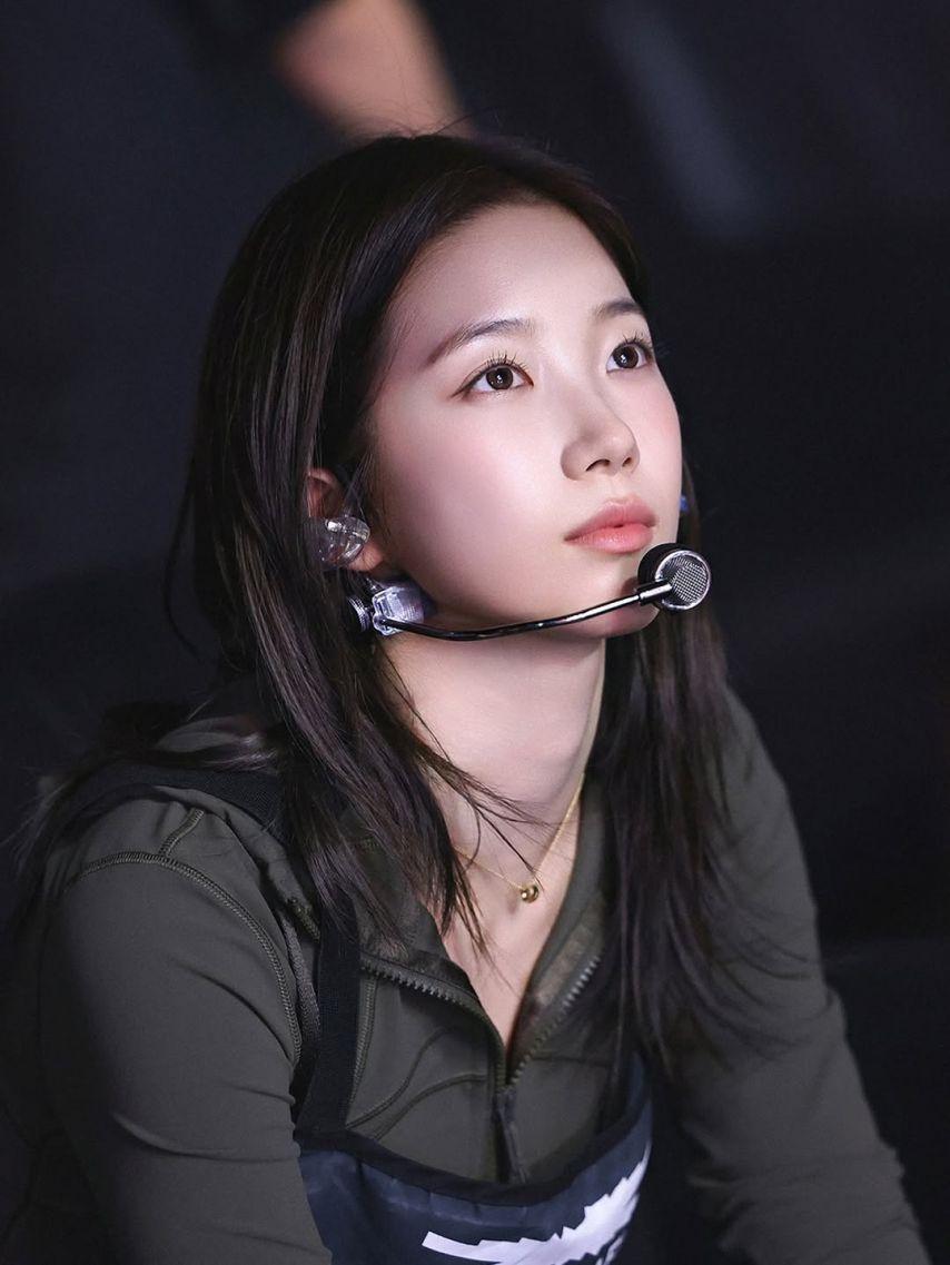 LE SSERAFIM (르세라핌) 카즈하2