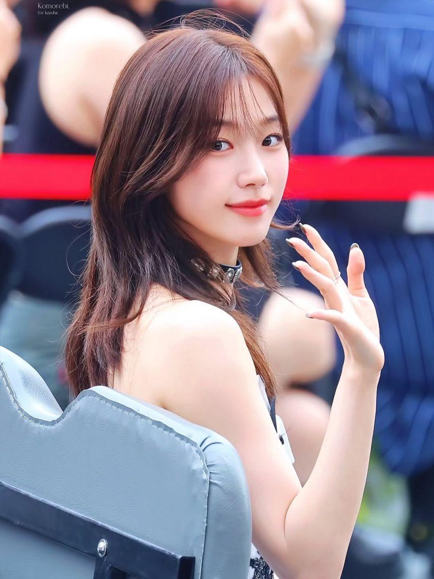 LE SSERAFIM (르세라핌) 카즈하0