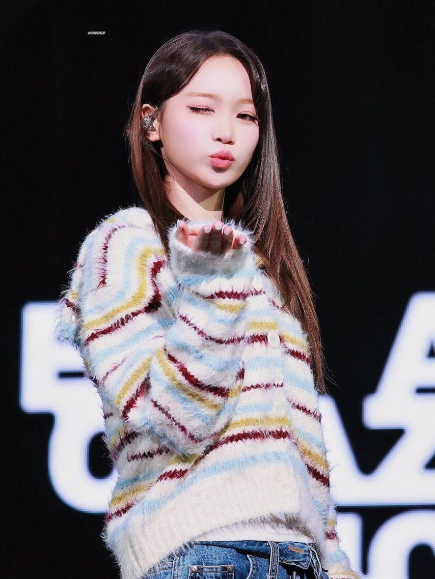 LE SSERAFIM (르세라핌) 김채원10