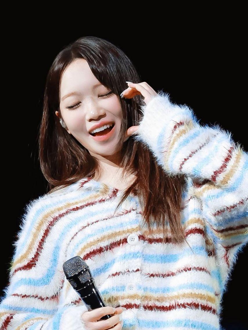 LE SSERAFIM (르세라핌) 김채원2