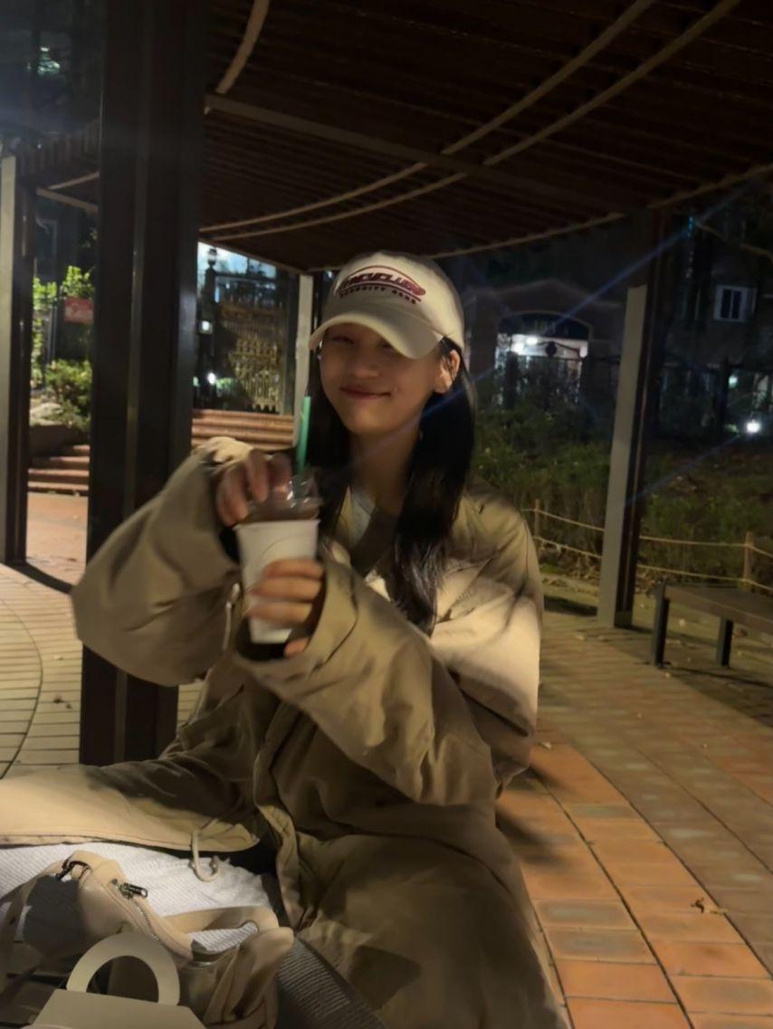 엄지 VIVIZ비비지 with 츄10