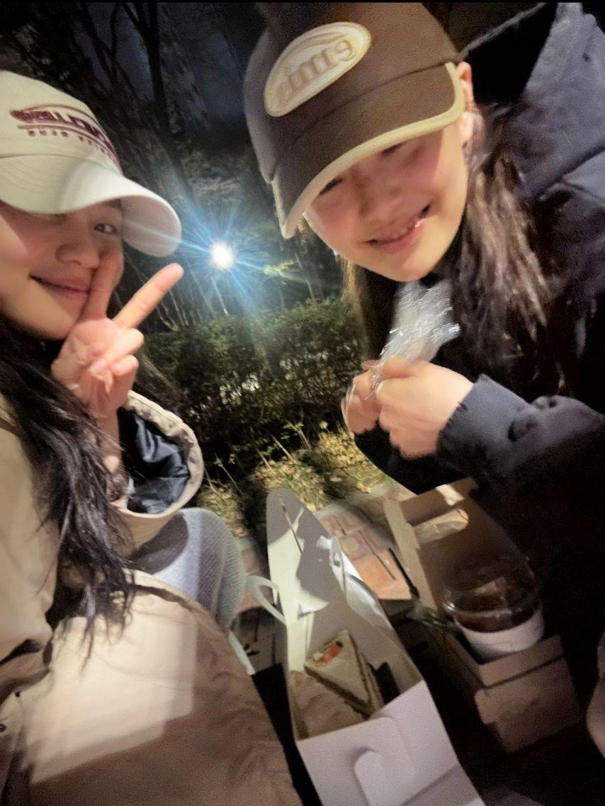 엄지 VIVIZ비비지 with 츄12