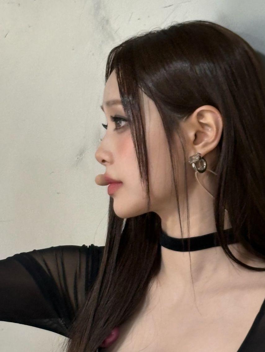 츄 인별 등/ with 권은비/ 25122711