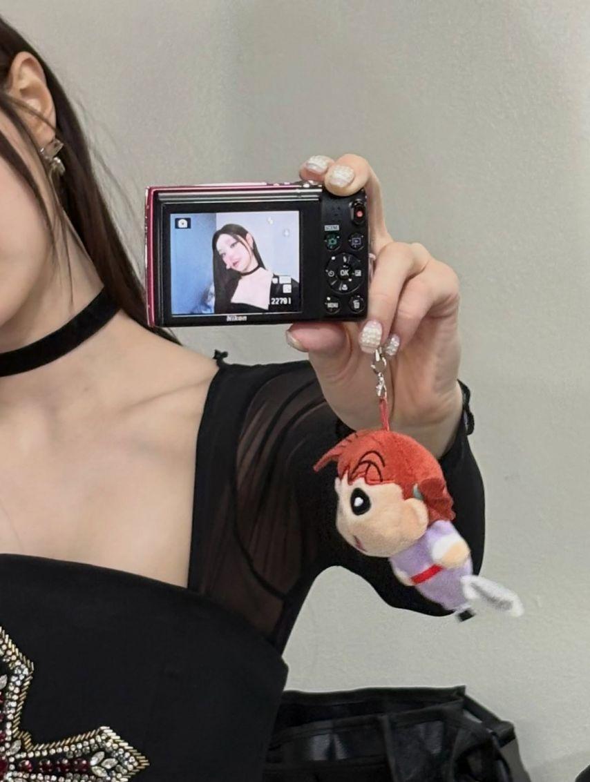 츄 인별 등/ with 권은비/ 25122712