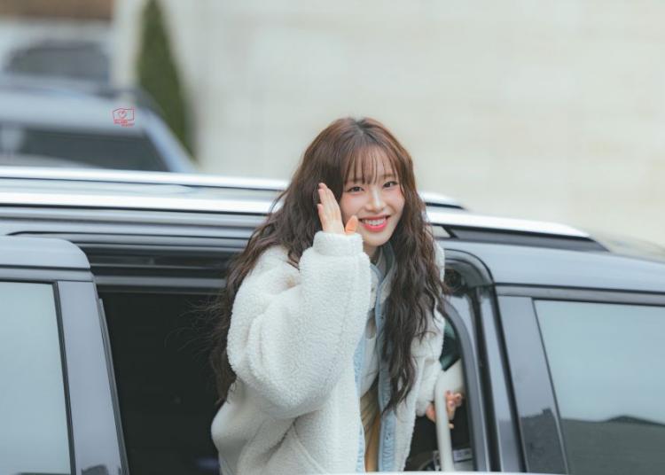 츄 인별 등/ with 권은비/ 25122714