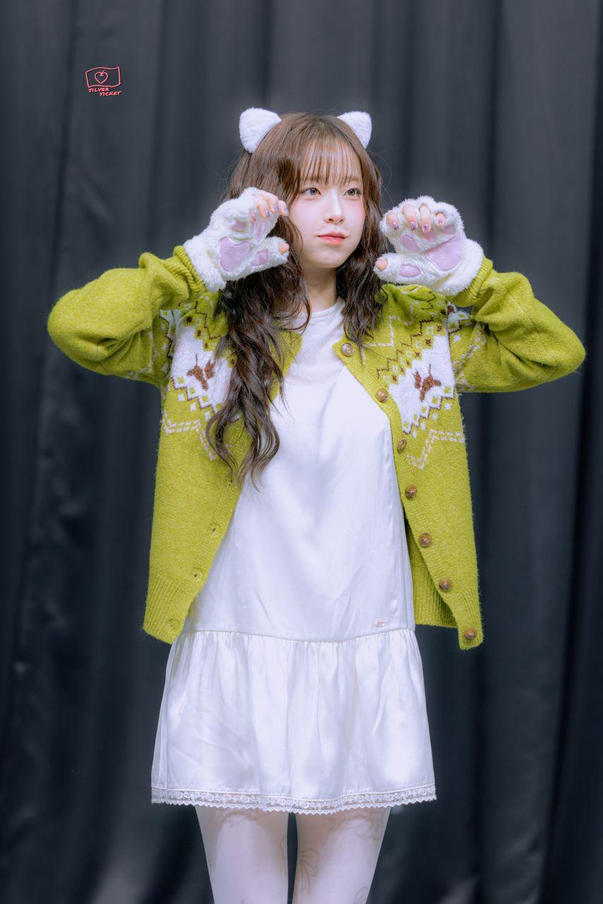 츄 인별 등/ with 권은비/ 25122723