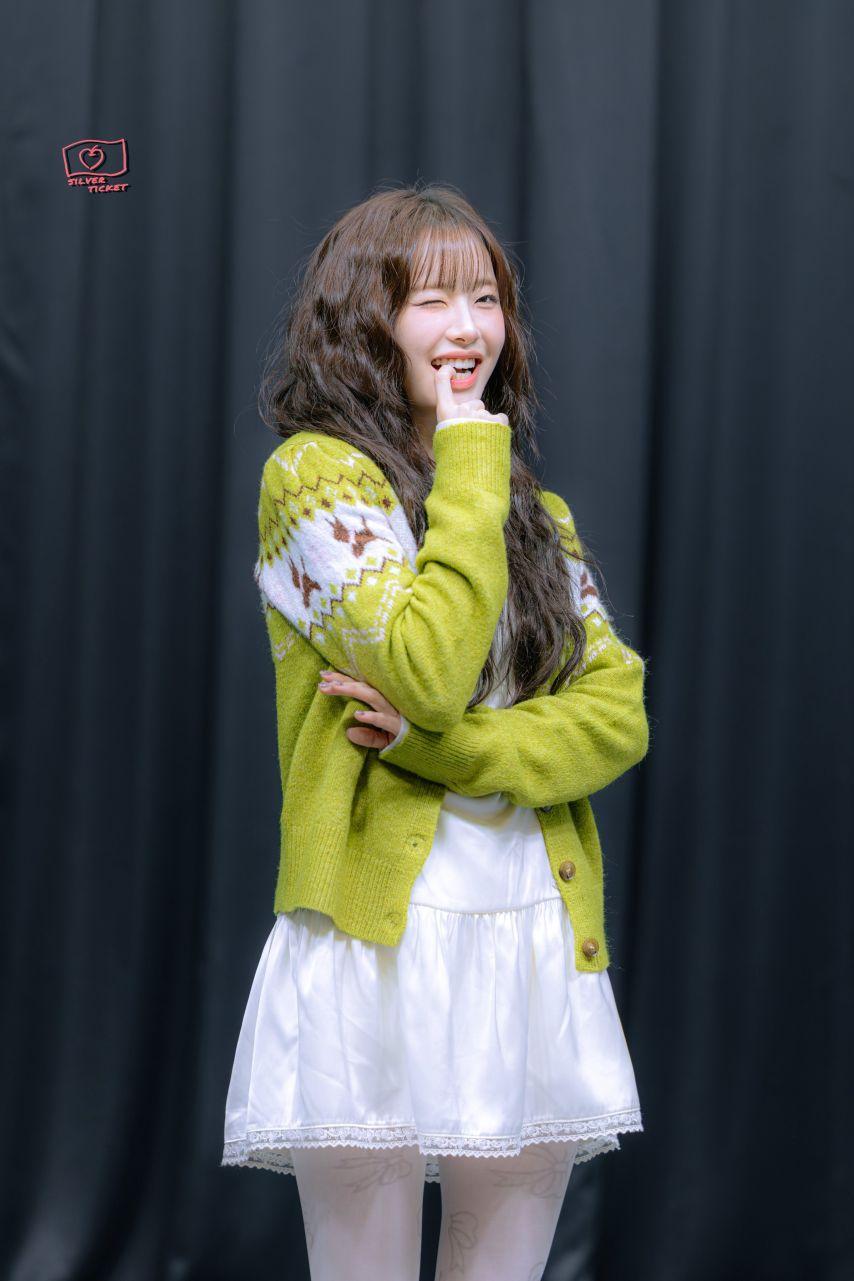 츄 인별 등/ with 권은비/ 25122728