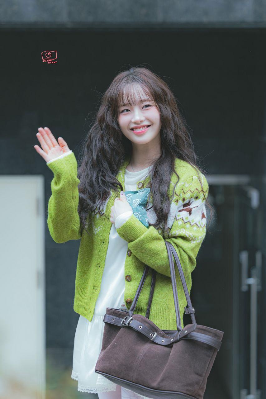 츄 인별 등/ with 권은비/ 25122733