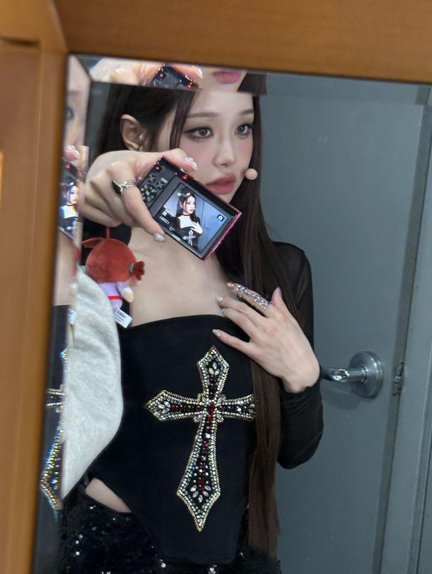 츄 인별 등/ with 권은비/ 2512273