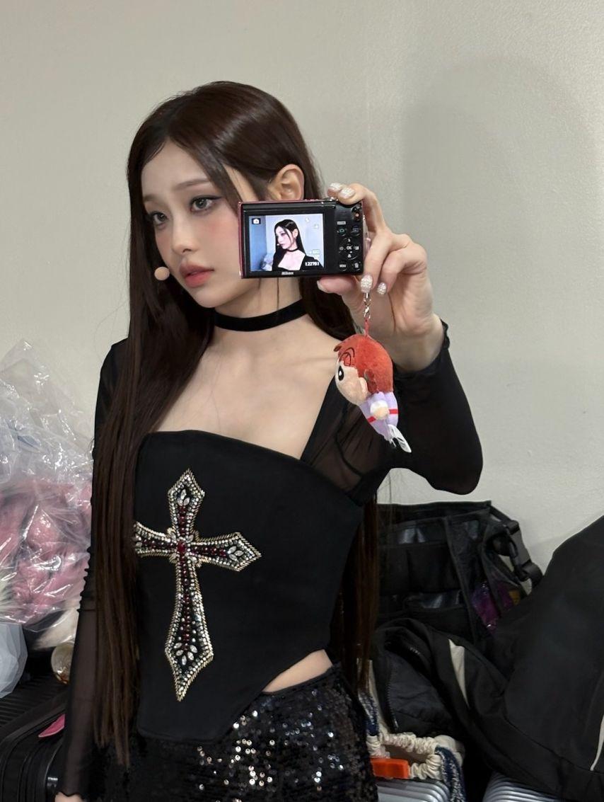 츄 인별 등/ with 권은비/ 2512279