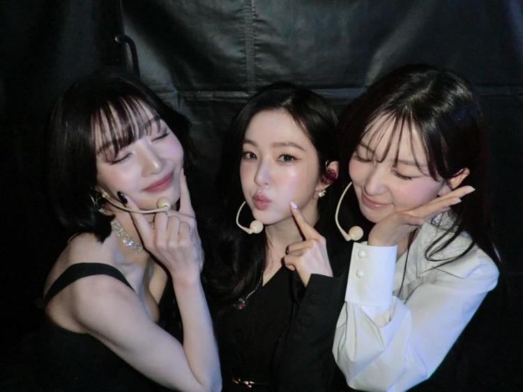 조이 레드벨벳 인별 with 슬기 아이린/ 맥도날드 초코츄러스19