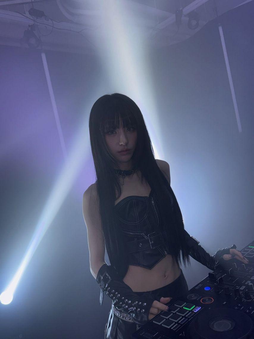 희진 ARTMS아르테미스 인별10