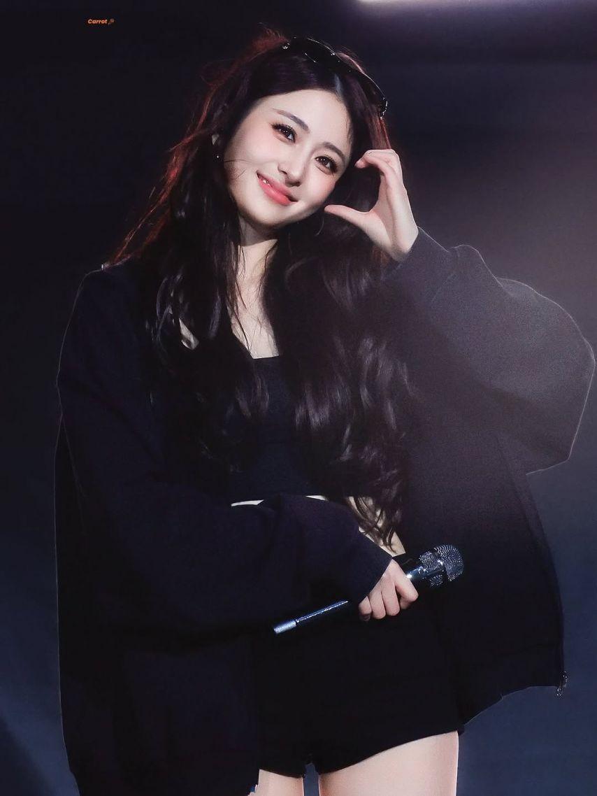 LE SSERAFIM (르세라핌) 허윤진8