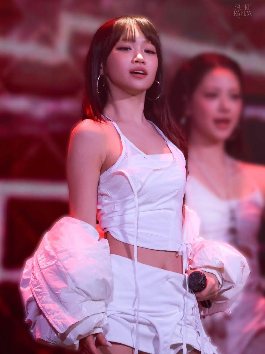 LE SSERAFIM (르세라핌) 김채원0