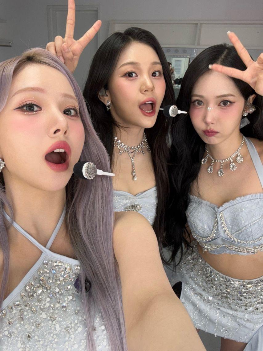 은하 신비 엄지 VIVIZ비비지 4주년10