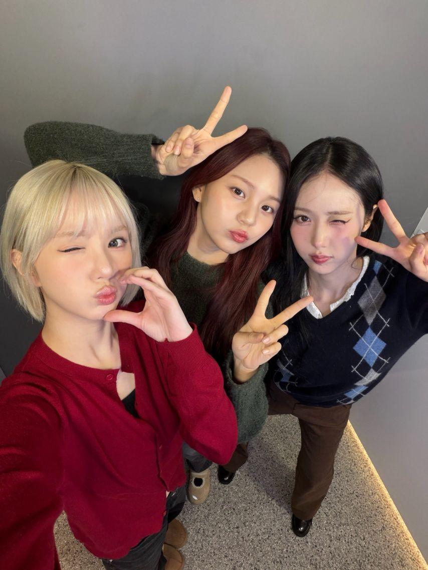 은하 신비 엄지 VIVIZ비비지 4주년5